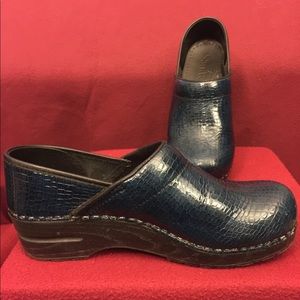 Sanita - size 39 - Like New **Must Sell!**